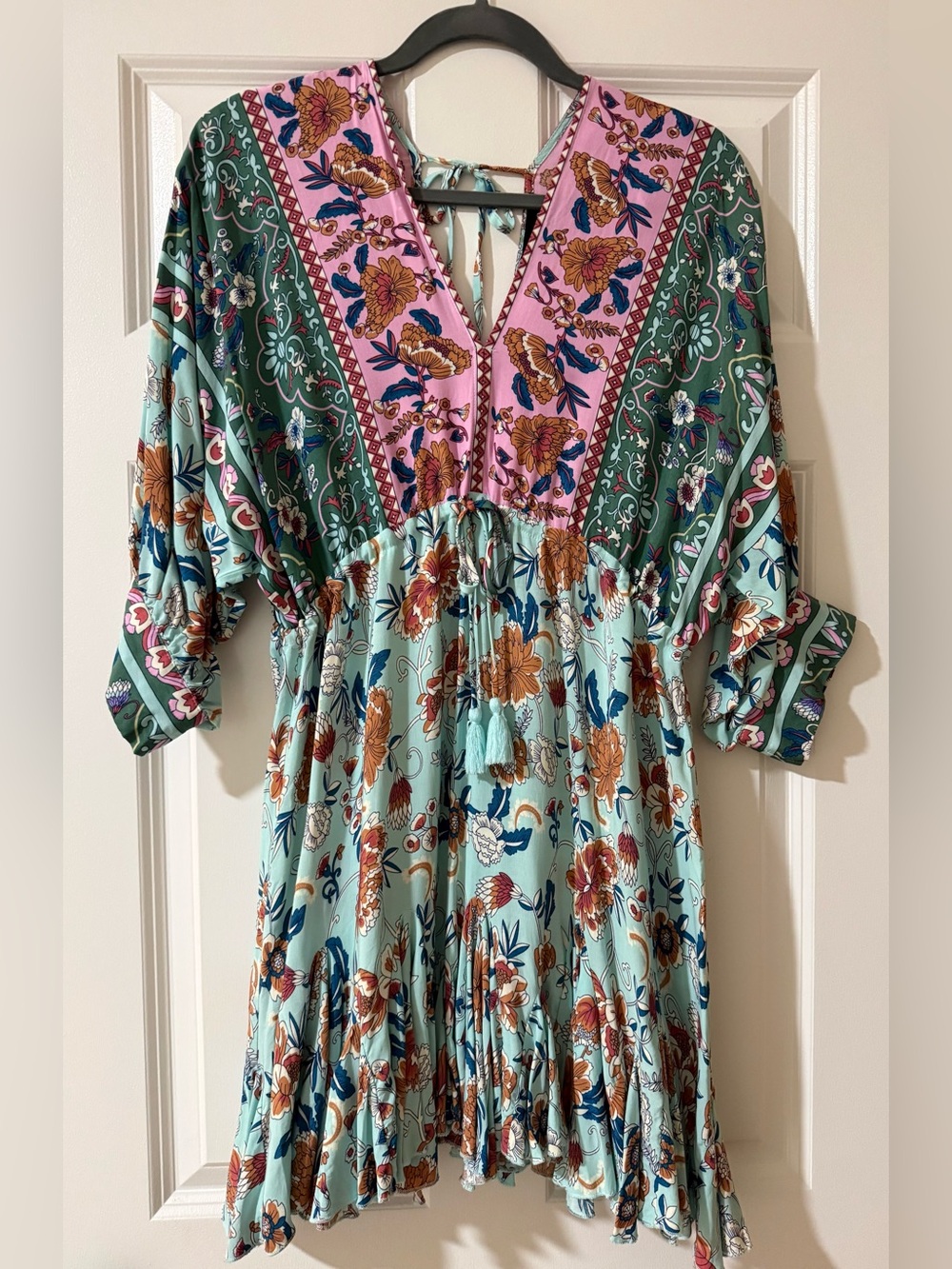 VICI collection: Aakaa Mint Floral Boho Tie-Back Mini Dress